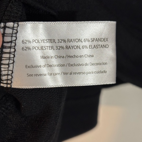 Isaac Mizrahi Black Crewneck Sweatshirt - Picture 5 of 6